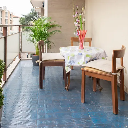 Guest House Train Station Venice - Atika & Atif-3